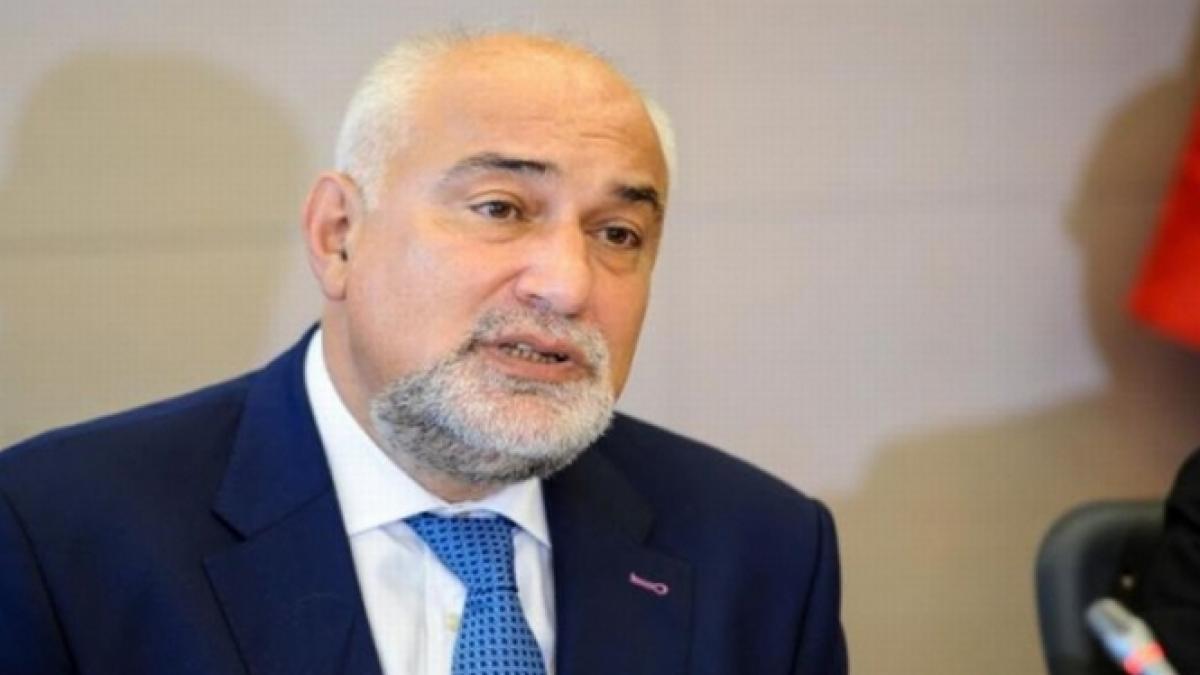 basescu il acuza pe varujan vosganian de lasitate cum raspunde ministrul demisionar