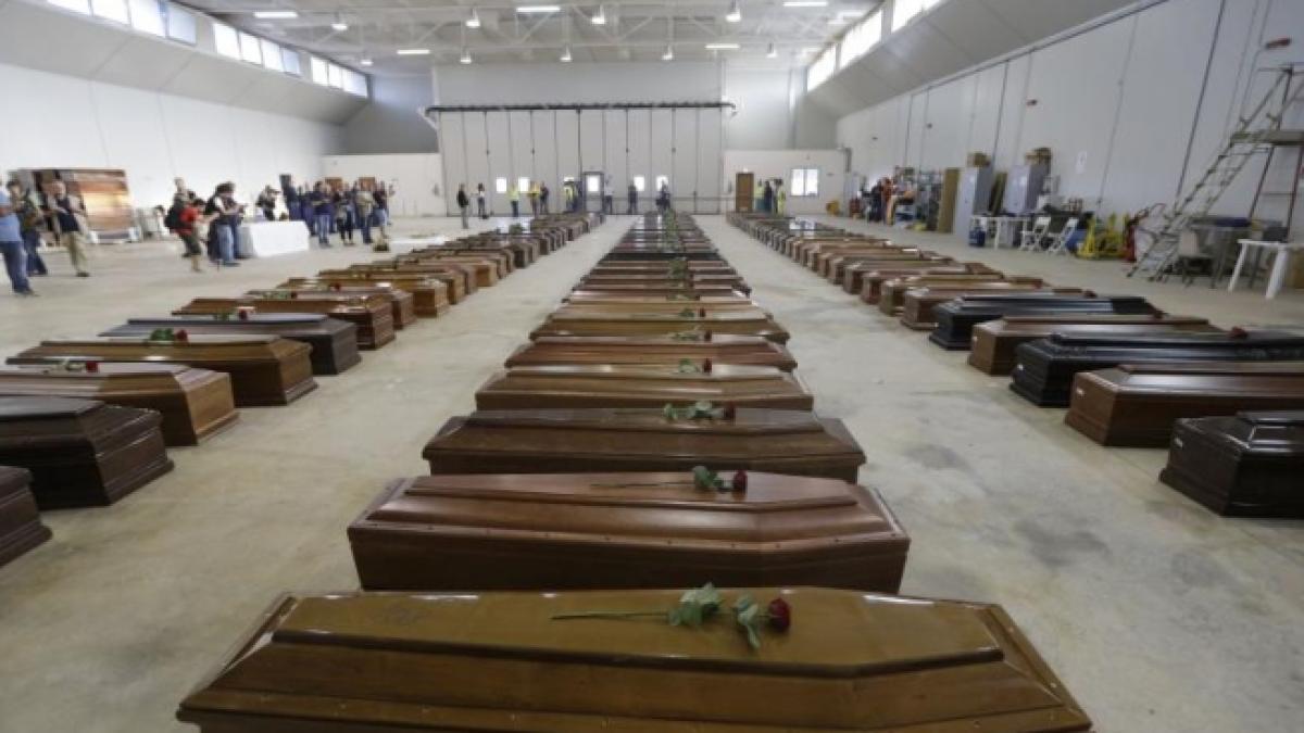 bilantul provizoriu al primului naufragiu de la lampedusa a ajuns la 359 de victime