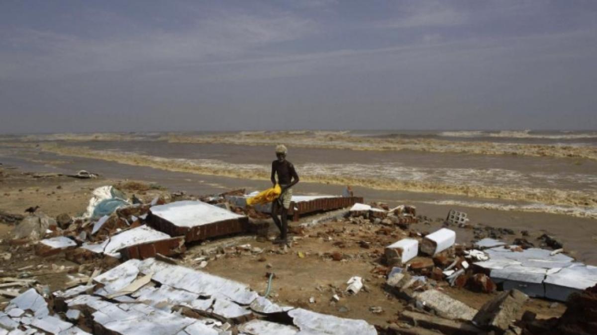 mobilizarea autoritatilor a limitat impactul celui mai violent ciclon din india din ultimii 14 ani