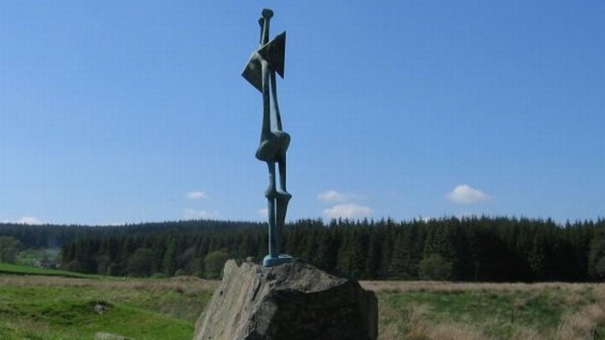 o sculptura a lui henry moore furata dintr un parc din scotia