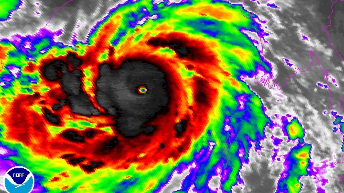 este dezastru in india ciclonul phailin a maturat totul in cale de 14 ani nu s a mai intamplat asa