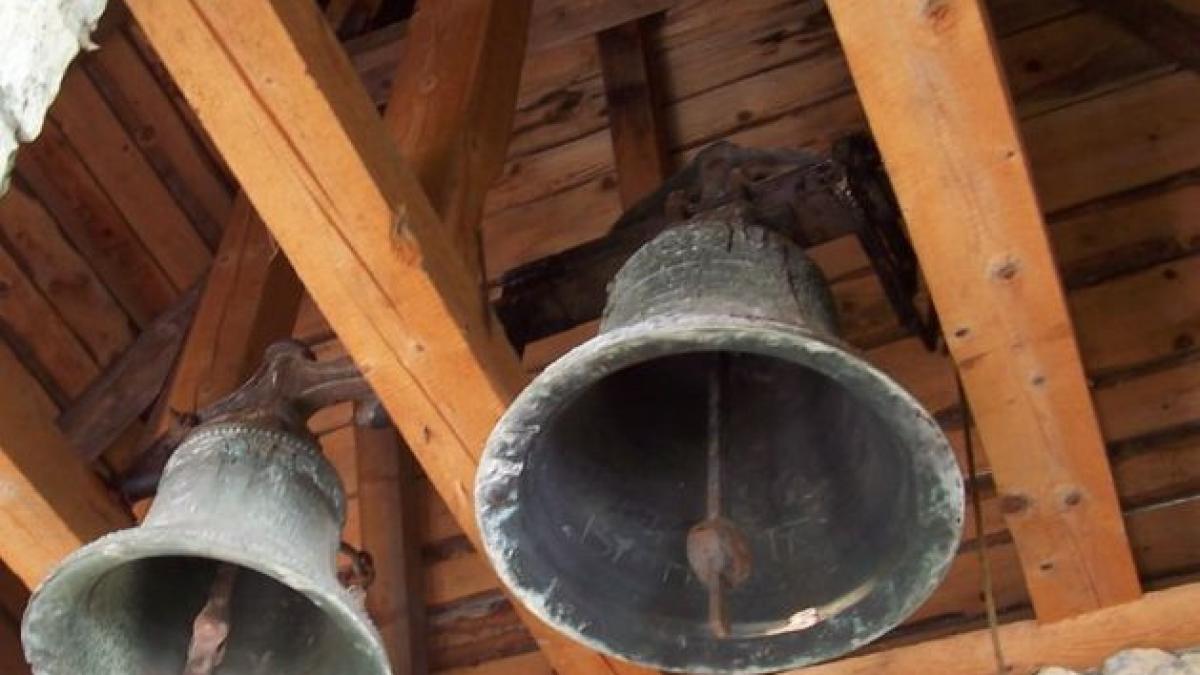 biserica data in judecata de vecini deranjati de zgomotul clopotului si de mirosul de tamaie