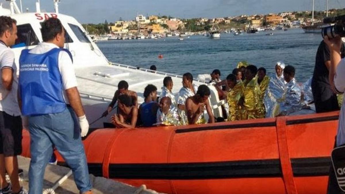 marina italiana a salvat 300 de emigranti clandestini