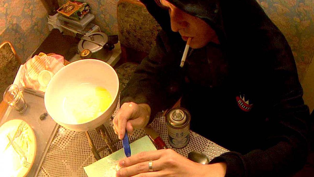 un laborator clandestin de fabricat droguri a fost descoperit in locuinta unui student la chimie