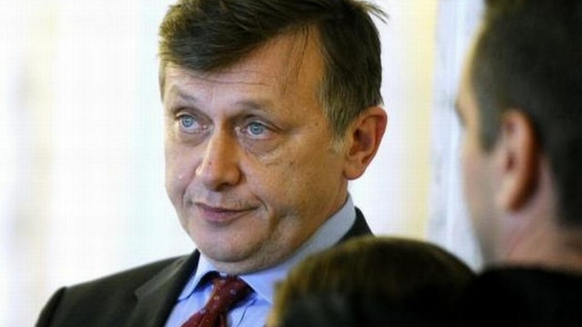 antonescu n am fost invitat la cotroceni cred ca e reactie la plecarea mea de la ultima ceremonie