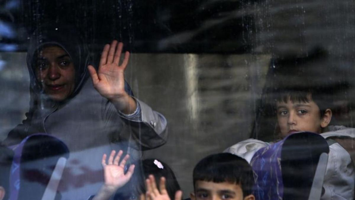 nimeni nu le protejeaza interesele mai bine decat rusia zeci de mii de crestini sirieni cer