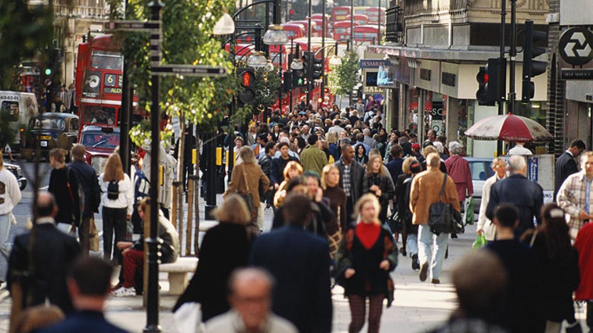 sky news salariile mici genereaza exodul romanilor in strainatate sunt tineri calificati care vor