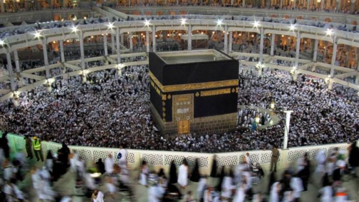 sute de mii de musulmani s au lepadat de diavol in cadrul unui ritual la mecca