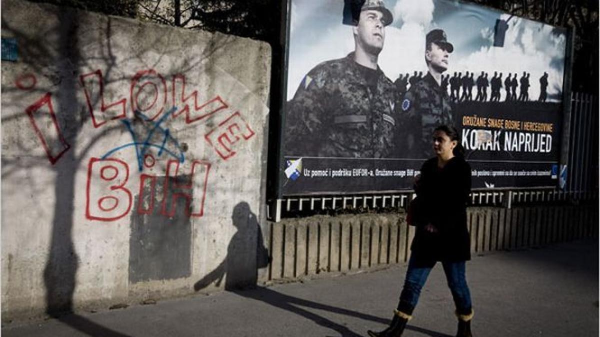 Bosnia a arestat 8 cetăţeni sârbi, acuzaţi de crime de război