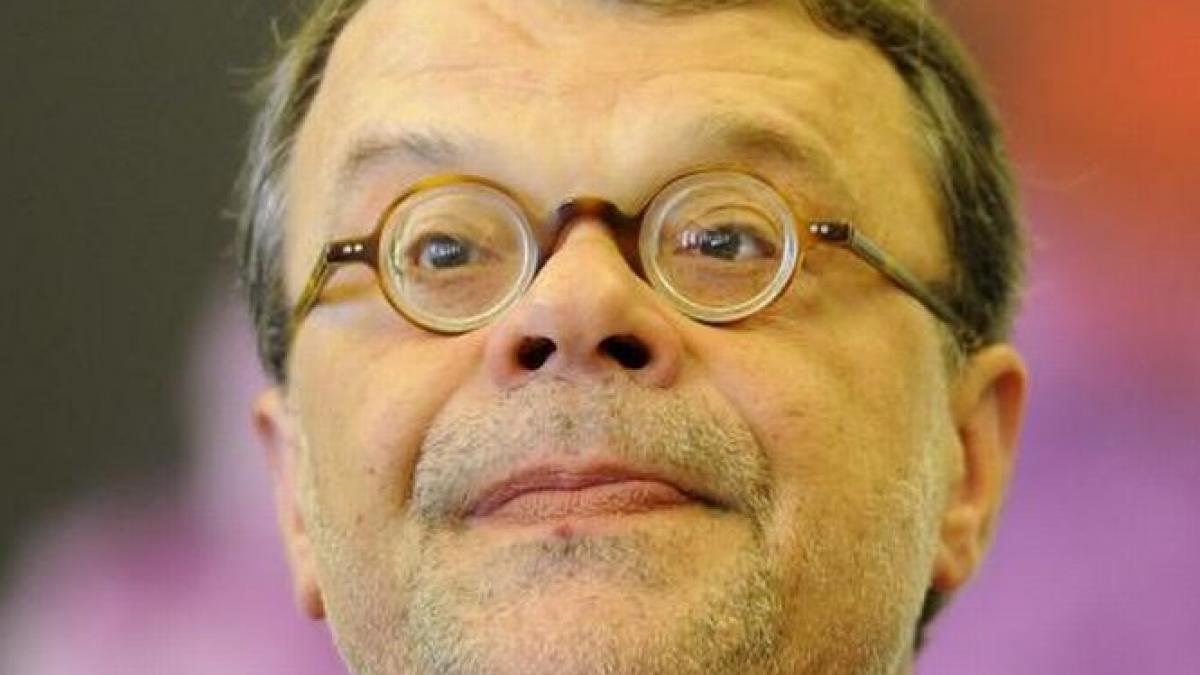 barbatul care a lovit cu pietre masina ministrului culturii audiat de politia capitalei