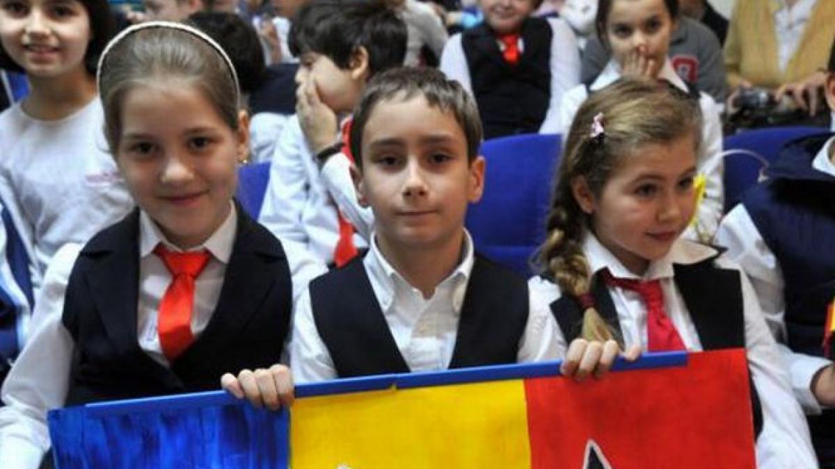 proiect de lege in parlamentul romaniei elevii ar putea beneficia lunar de bonuri de masa