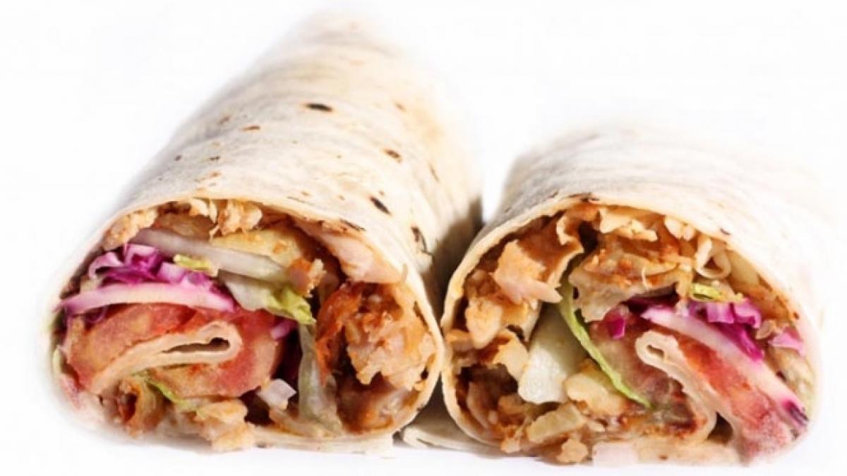 musulmanii sarbatoresc ultima zi a kurban bayramului in parcul herastrau mii de portii de shaorma