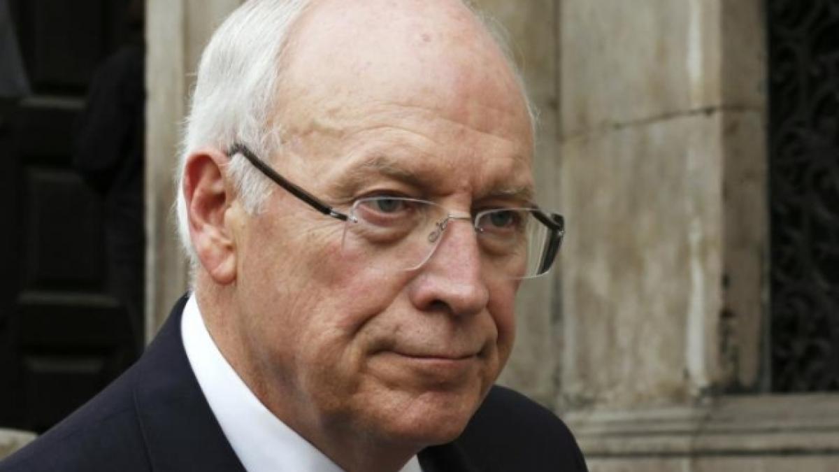 unul dintrei cei mai puternici oameni din lume la un pas de a fi ucis cu un defribilator