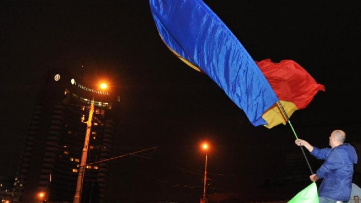 mii de manifestanti in bucuresti la protestul anti rosia montana