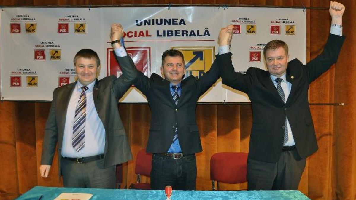 botosanenii premiati pentru a fi sensibilizati iata ce cadouri le a pregatit mosul liberal de la