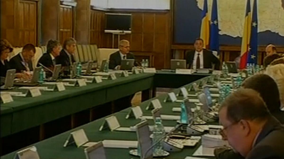 legea descentralizarii ministerele raman fara atributii importante baronii iau potul cel mare