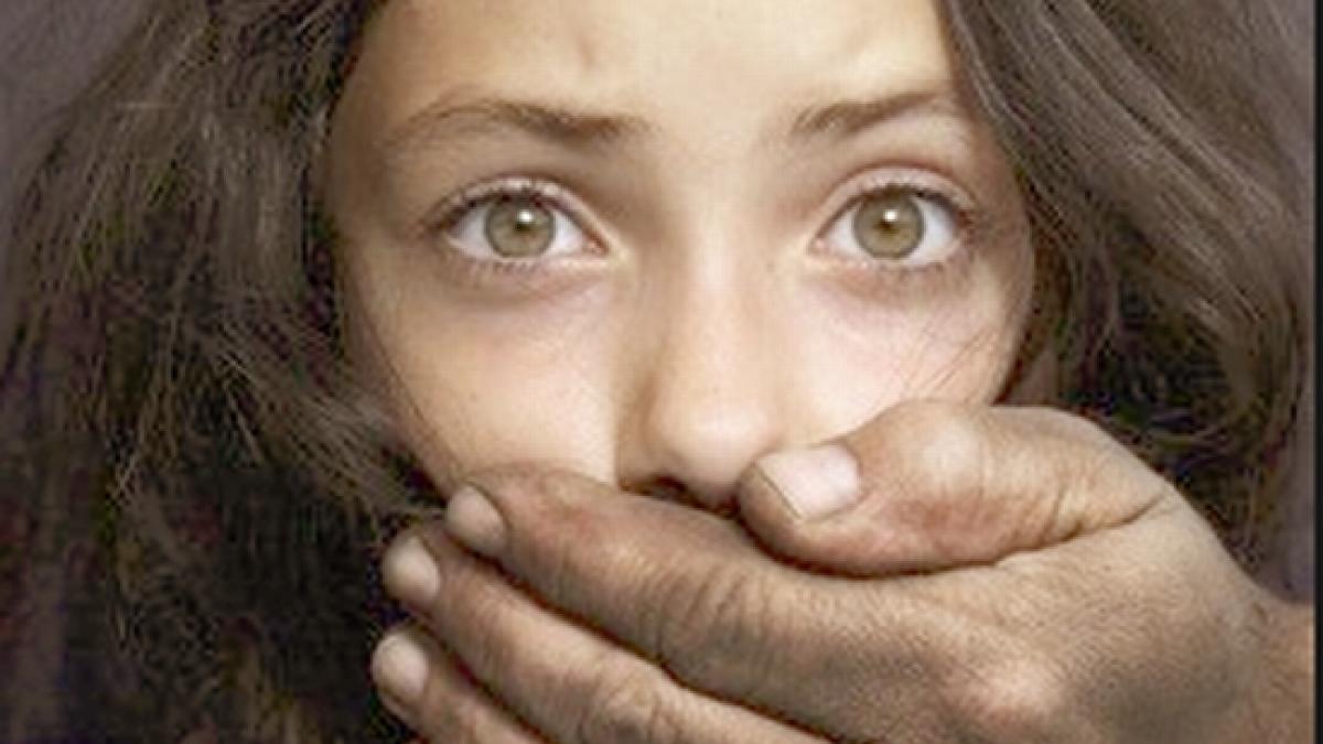 o fetita din irlanda a fost gasita la o familie de romi din romania intr un cartier al dublinului