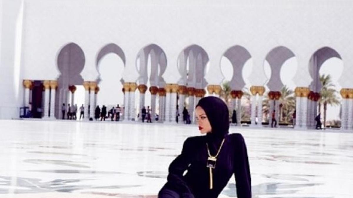 rihanna data afara din moscheea din abu dhabi dupa o sedinta foto inadecvata