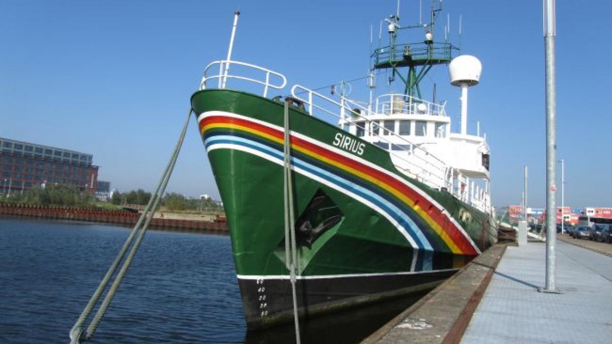 activistii greenpeace retinuti in rusia acuzati de huliganism