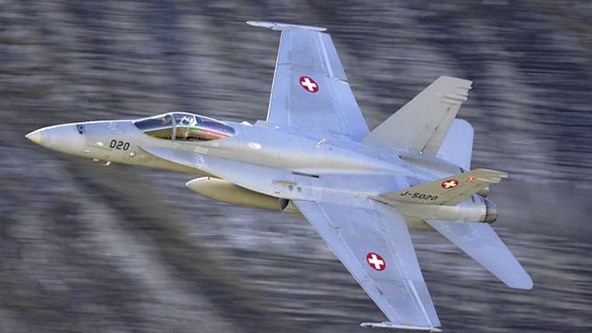 un avion de vanatoare s a prabusit in elvetia