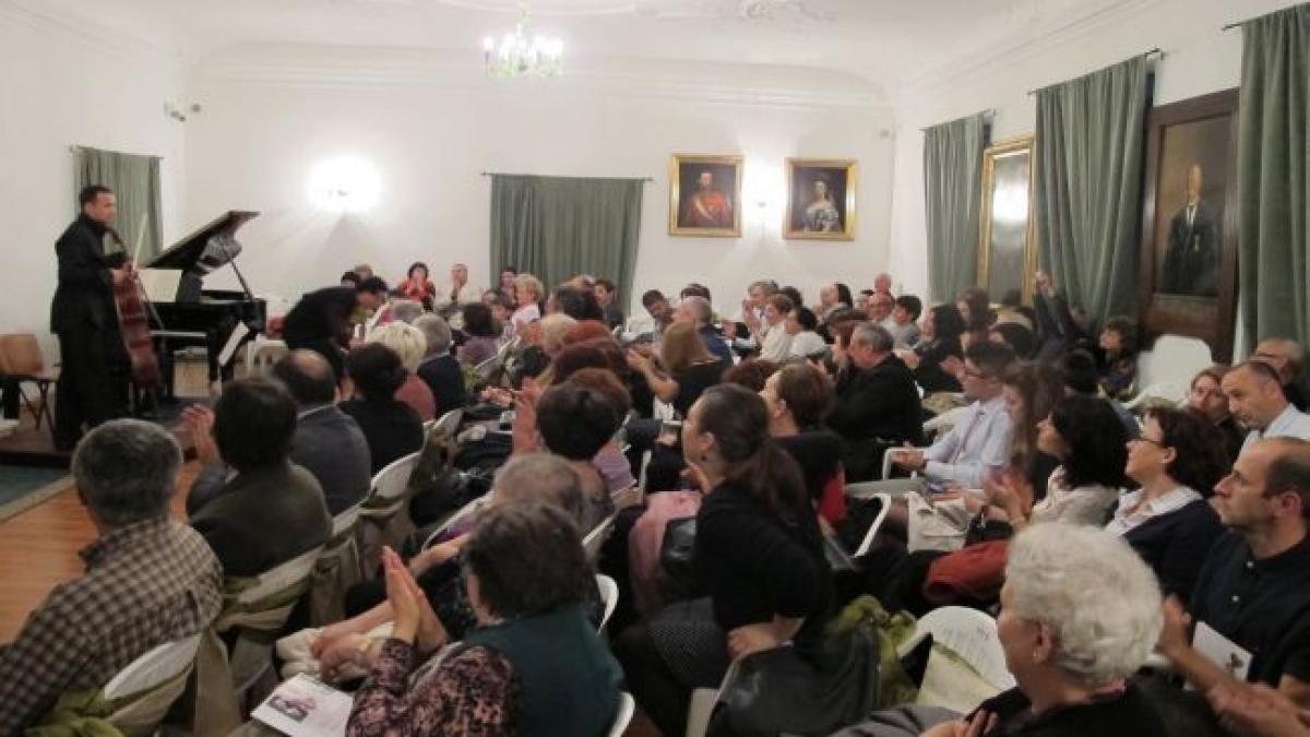 va place brahms concert extraordinar al lui razvan suma alaturi de josu okinena