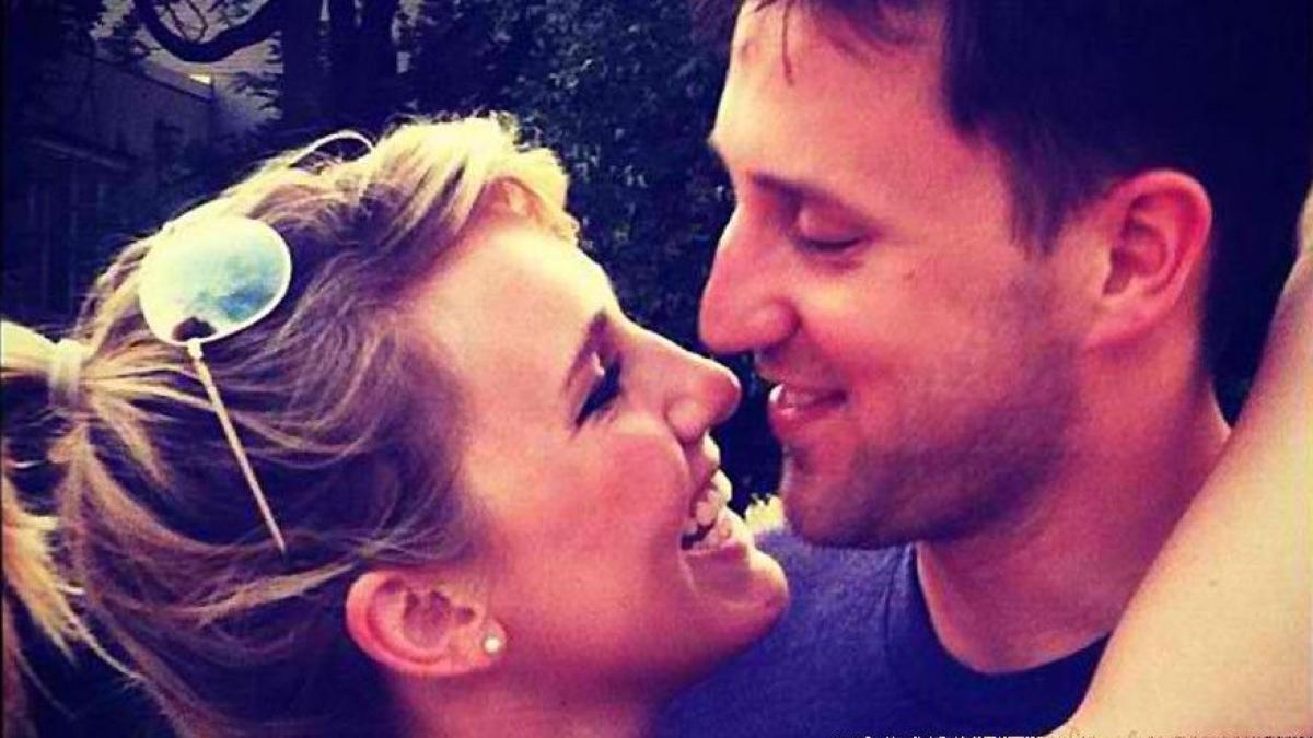 ce se ascunde in spatele acestei fotografii vezi cum arata de la brau in jos omul care a ales viata