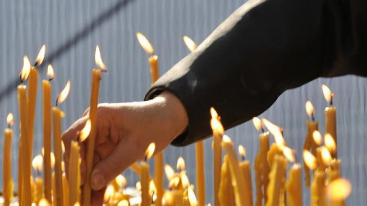 peste 50 000 de credinciosi la moastele si icoanele de la catedrala patriarhala