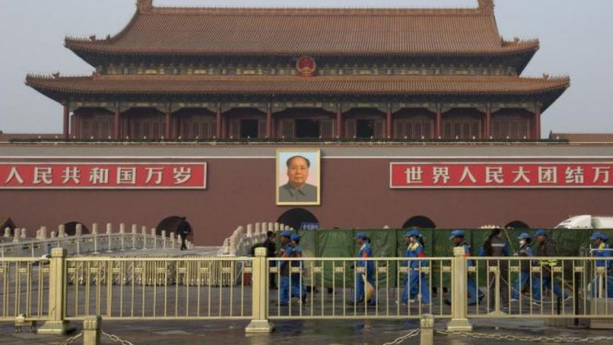 cinci oameni au murit dupa ce un vehicul a intrat in multimea adunata in piata tiananmen din beijing