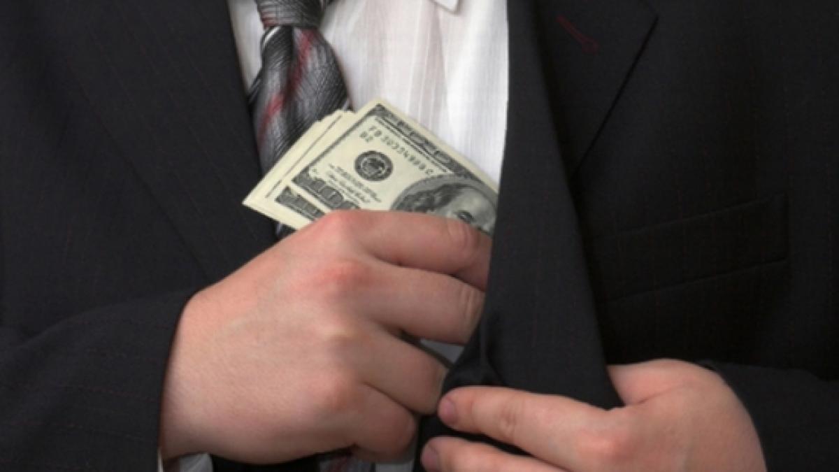 procuroarea angela nicolae si fiul acesteia arestati preventiv in dosarul de evaziune