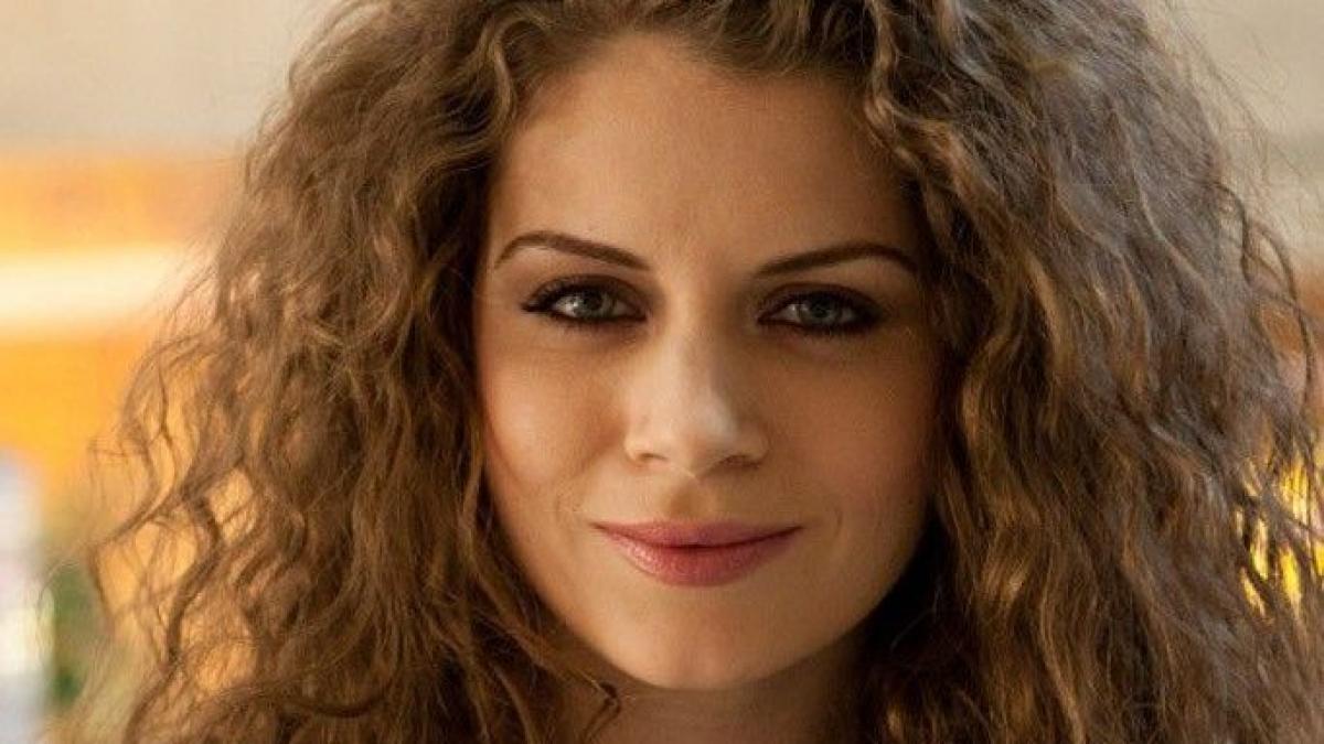 toate sansele romaniei sunt in mainile ei asa arata reprezentanta tarii noastre la miss univers