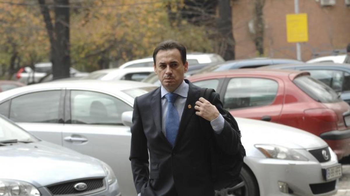 falca a intarziat la intalnirea electorala a pdl istilor pentru prezidentiale dupa ce soferul sau a