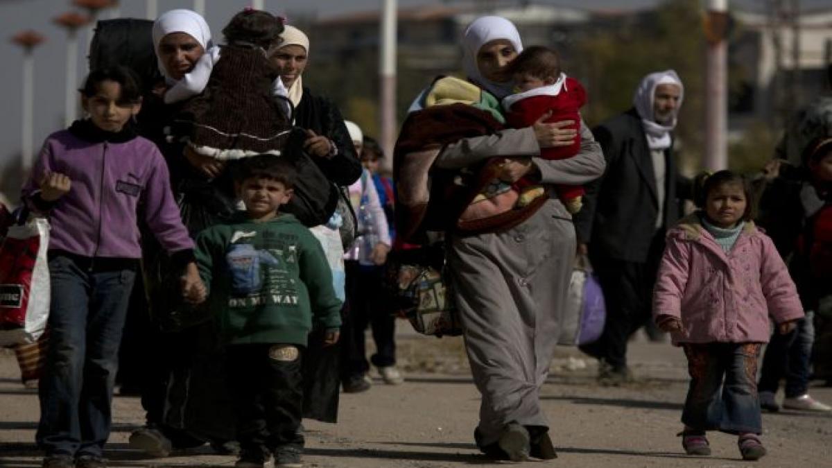 marele exod mii de sirieni parasesc damascul profitand de o incetare temporara a focului