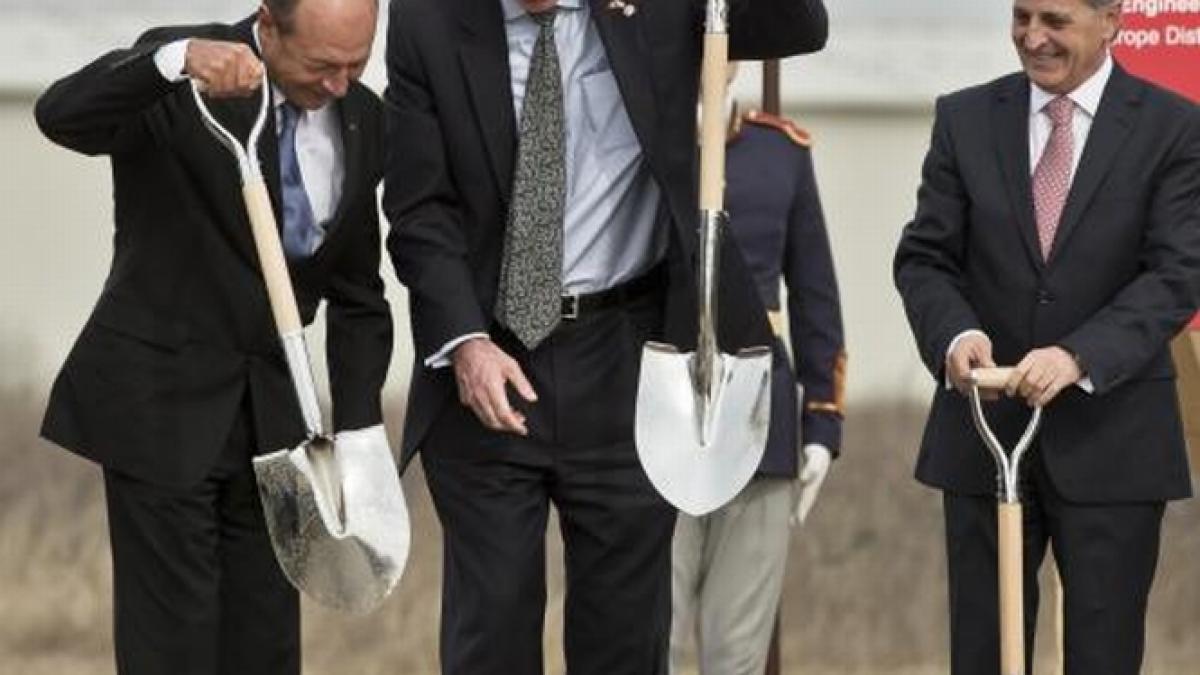 ponta dusa oprea dragnea au pus gard la deveselu dar in poza a aparut si cineva care nu a facut