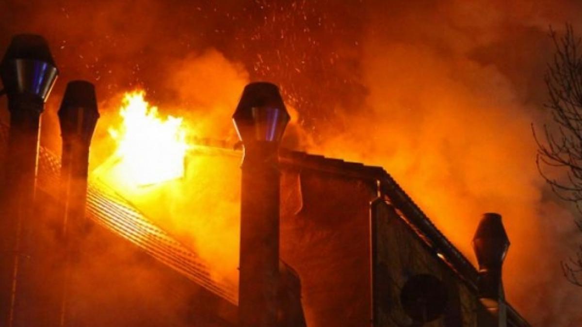 s a transformat in ingerul pazitor al surorii sale o fetita de 7 ani a salvat o din flacari pe