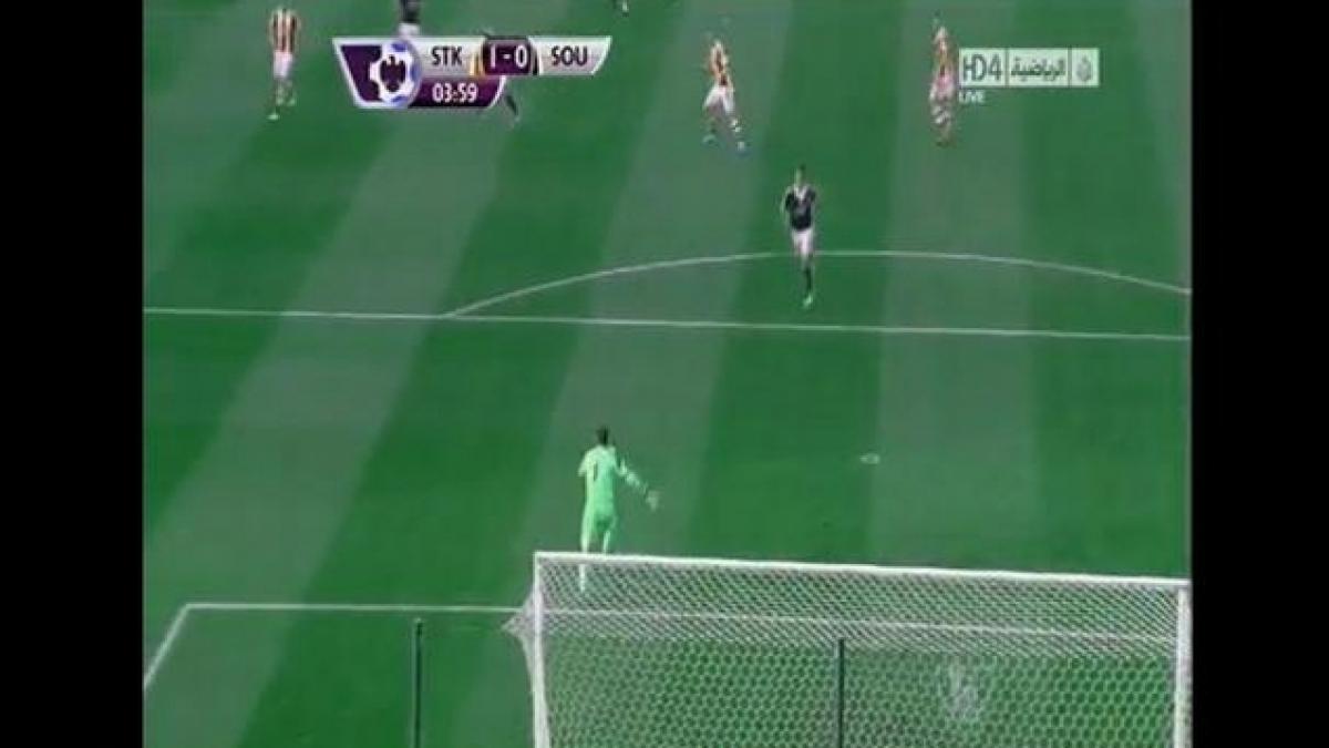 video senzational portarul echipei stoke city a inscris un gol in secunda 13