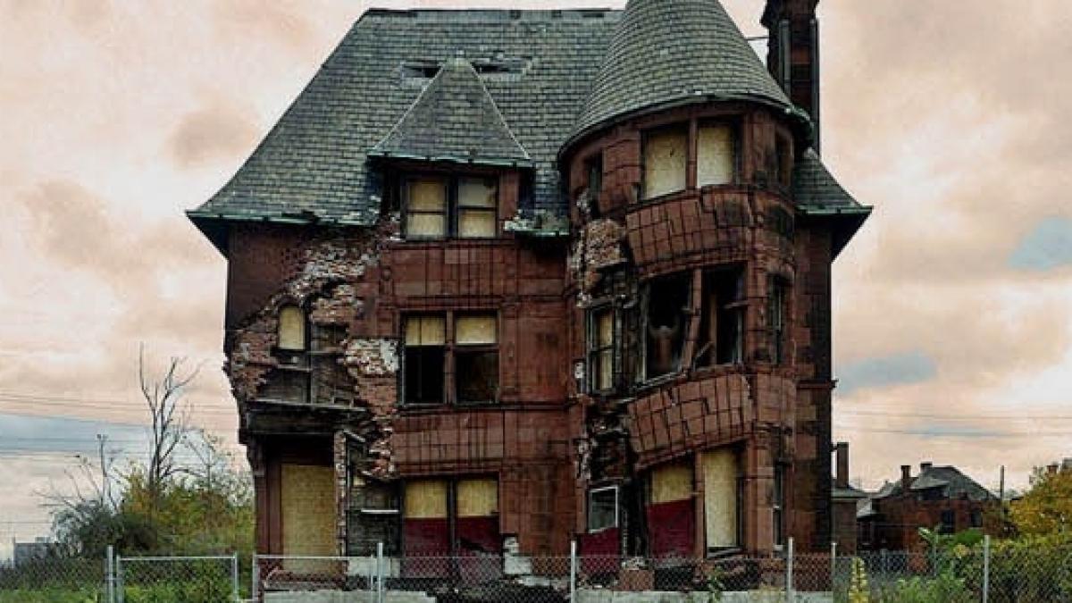 imagini din cel mai mare oras american intrat in faliment