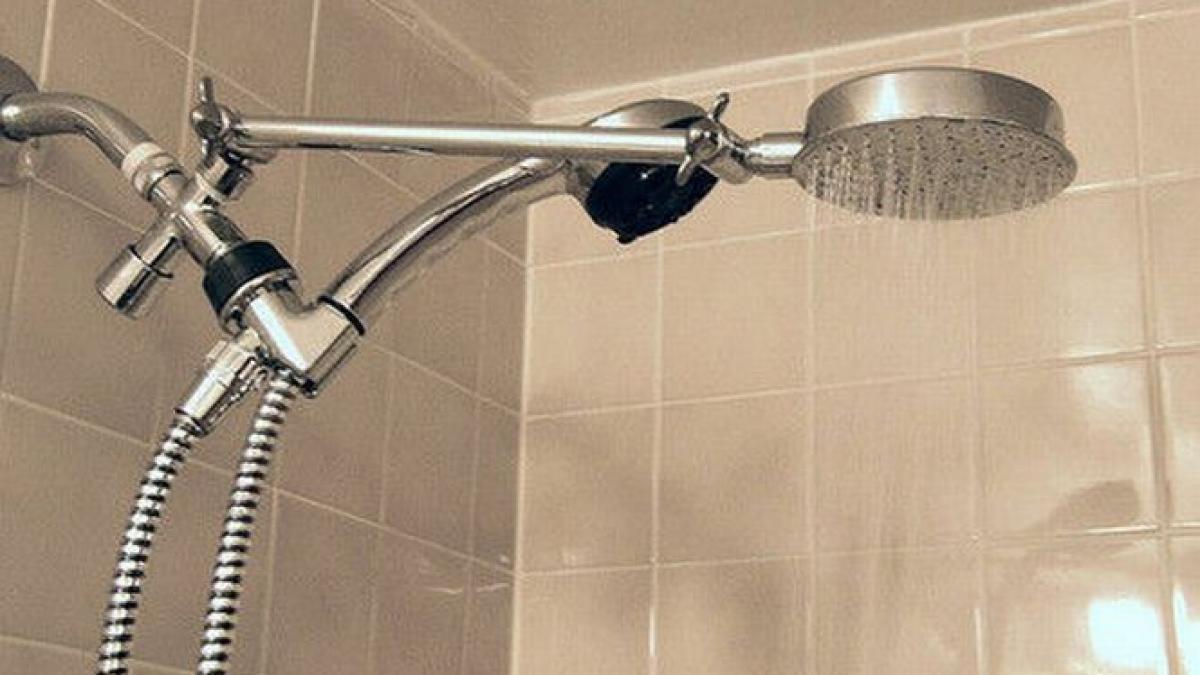 doi copii gasiti lesinati in cada dupa baie baiatul de sase ani a murit din cauza intoxicatiei cu