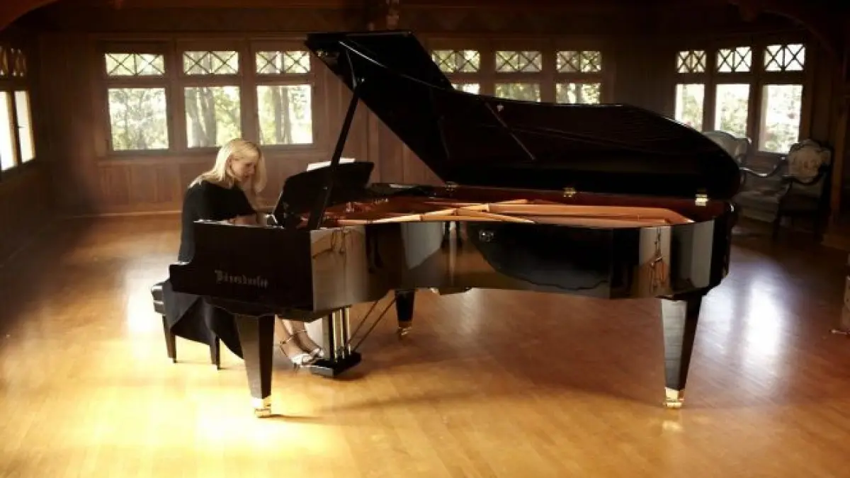 valentina lisitsa supranumita pianista youtube urca marti seara pe scena ateneului roman pentru a