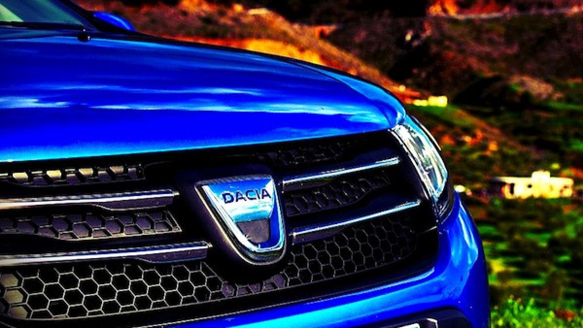 dacia ingenuncheaza europa in franta se bate cu lexus si fiat la numarul de masini vandute