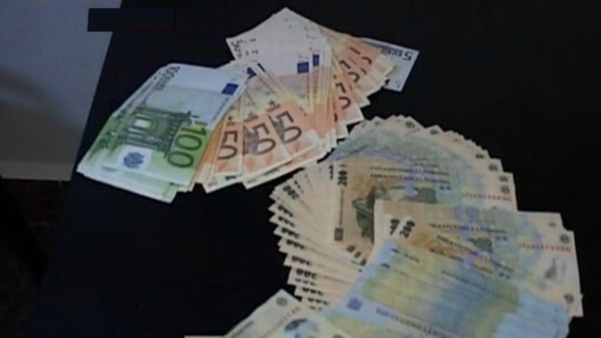 Un procuror a pierdut banii de flagrant la poker