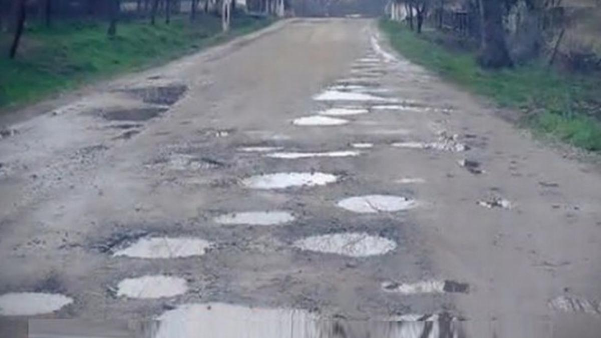 cnadnr ia cu cinci maini dar lucreaza cu lingurita banii de rovinieta nu au umplut gropile