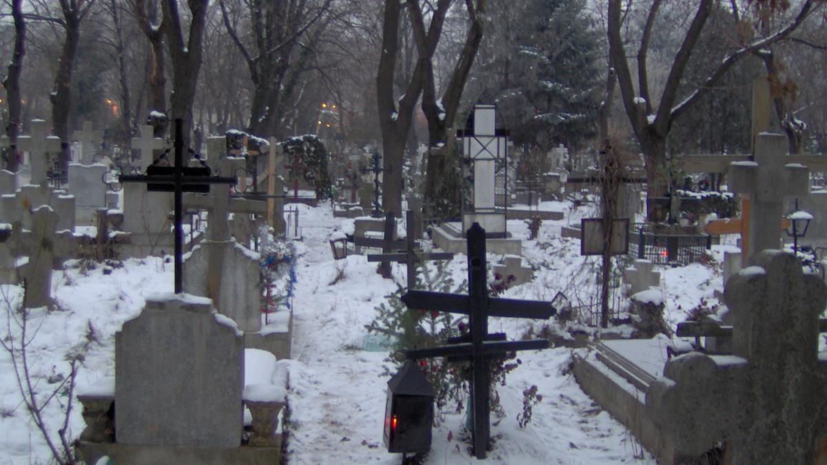 descoperire horror in cimitirele din romania cum au gasit groparii trupul unui om mort de 7 ani