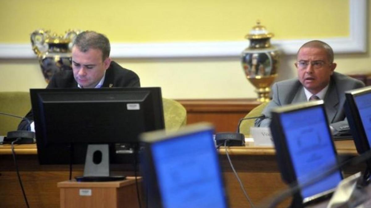 sedinta comisiei pentru rosia montana suspendata pnl acuza ppdd de tradare