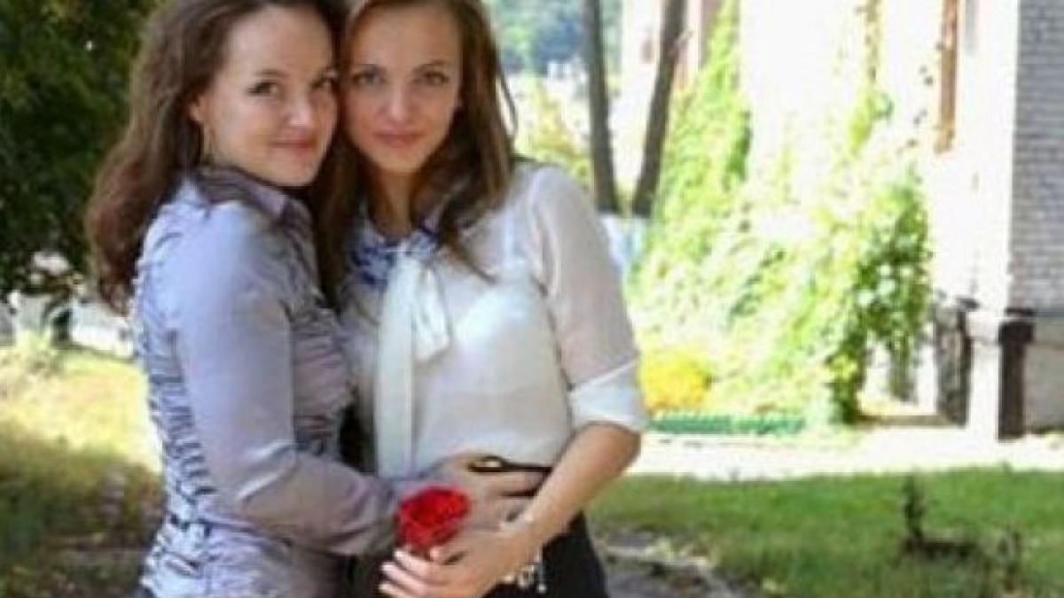 par doua colege de clasa numai cand vei vedea poza facuta acum 10 ani cu aceste femei iti vei da