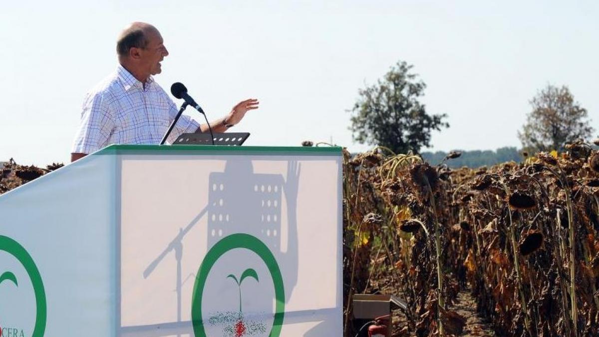 bancile nu i au dat credit lui basescu presedintele va trece pamantul cumparat de fiica sa pe