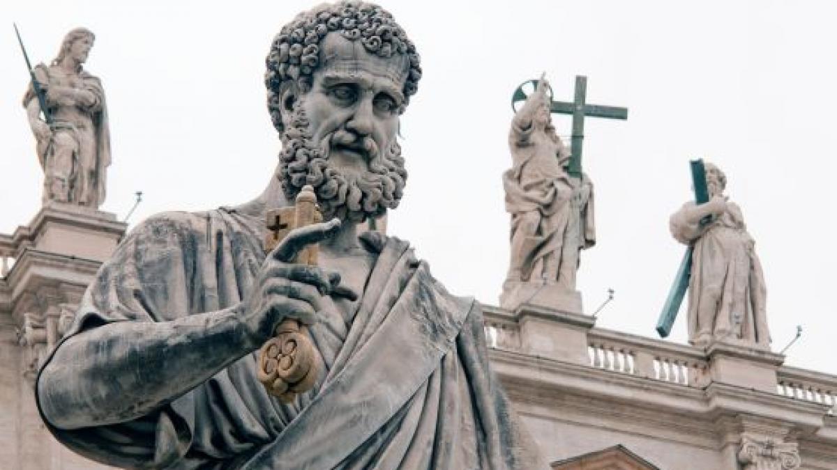 eveniment istoric la vatican moastele sfantului petru expuse in premiera in public