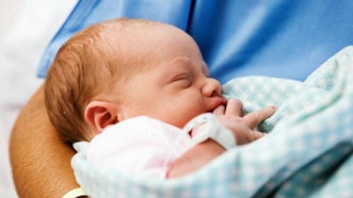 o romanca a alertat personalul unui spital din serbia a nascut o fetita dar imediat dupa aceea a