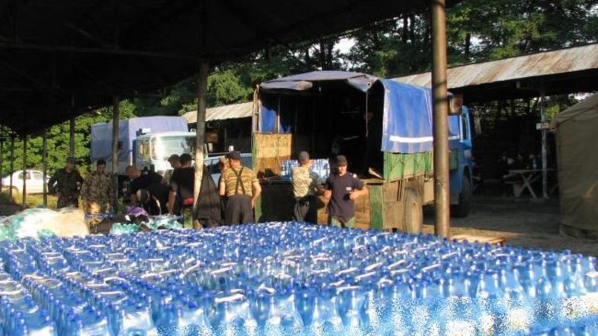 guvernul ar putea trimite apa paturi si corturi pentru sinistratii taifunului haiyan din filipine