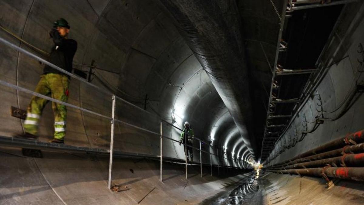 investitii prioritare in 2014 noua autostrazi magistrala 5 si linia de metrou spre otopeni