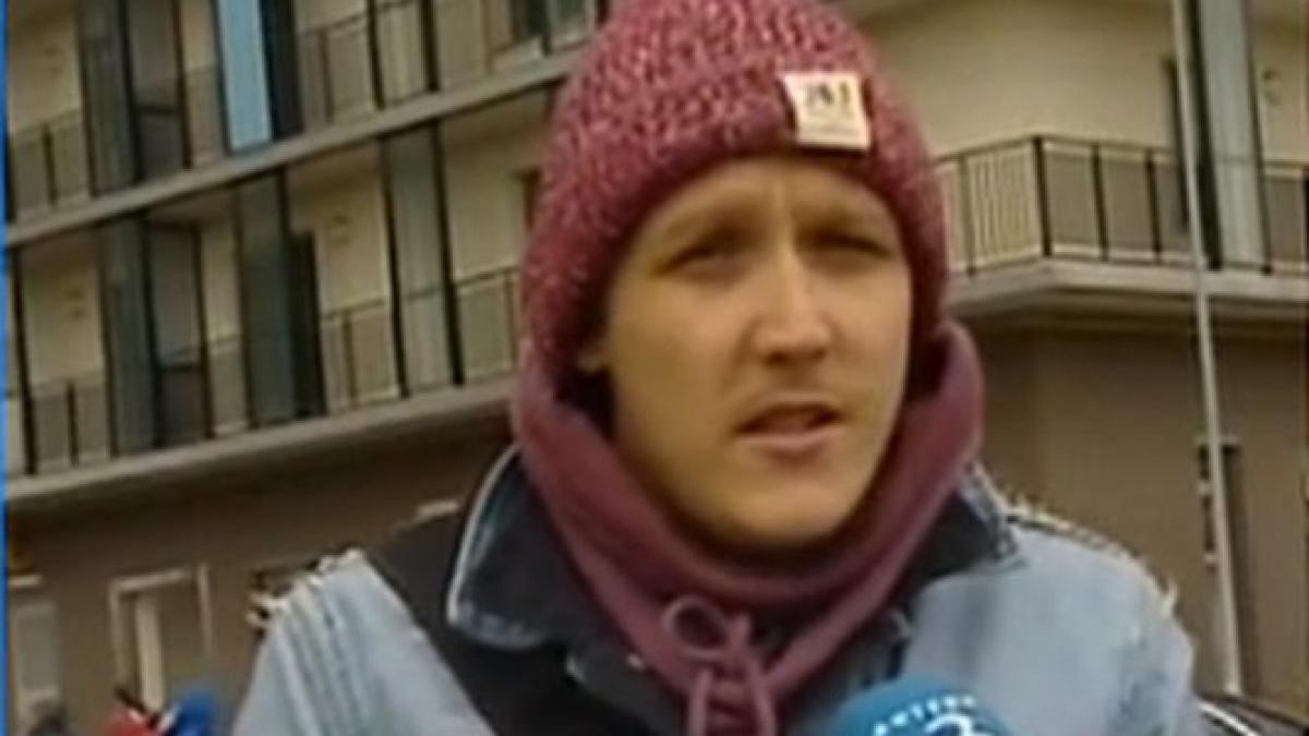 femeia care ameninta ca se arunca de la etajul 13 al unui bloc din bucuresti a ajuns in exteriorul